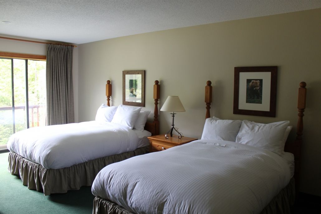 Eagle Nook Resort Юклулет Номер фото
